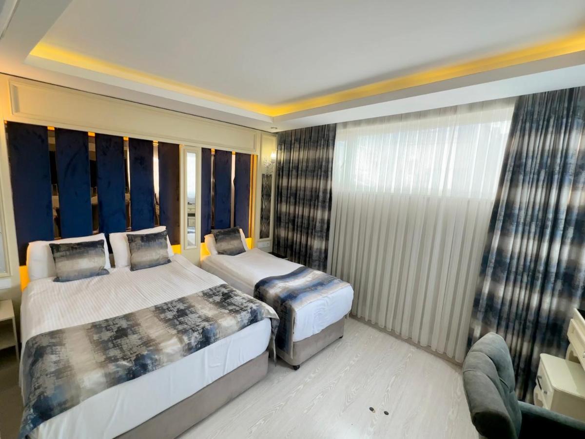 Crowned Otel