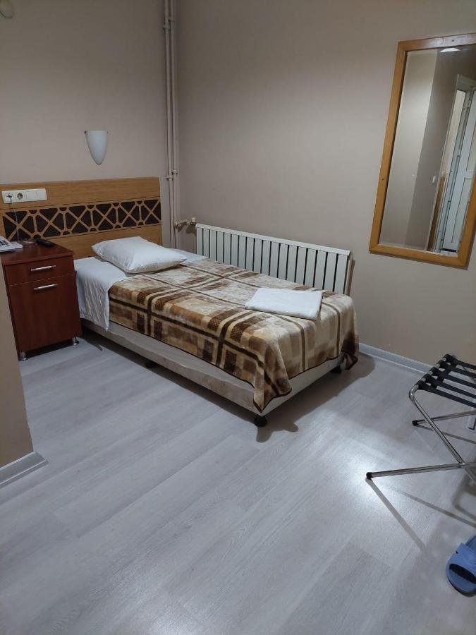 Uemit Otel