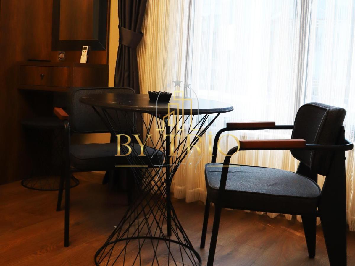 By Trio Otel