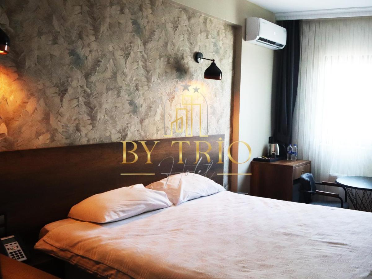 By Trio Otel