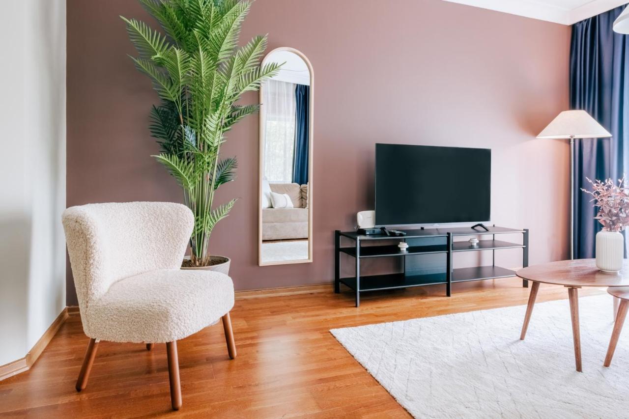 Stylish Retreat W Balcony 2 Min To Bagdat Ave Apartment Istanbul