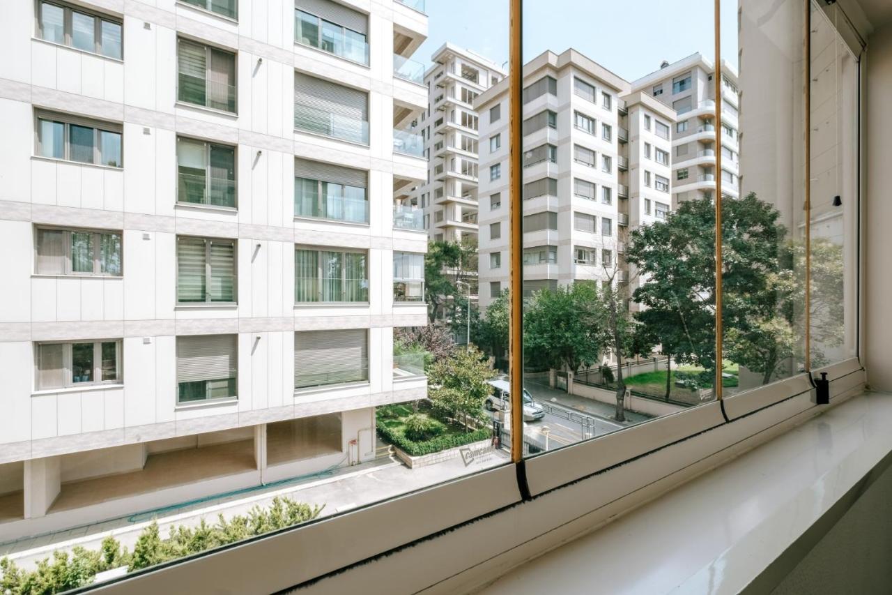 Stylish Retreat W Balcony 2 Min To Bagdat Ave Apartment *