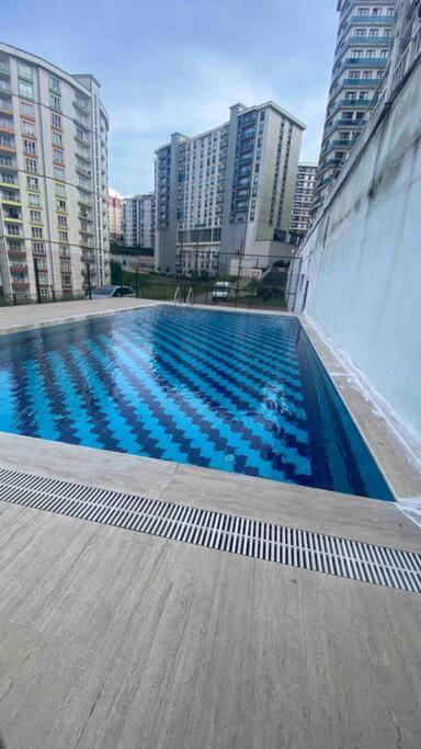 Apartment 2+1 Luxury Flat , 5 Beds , Near Services