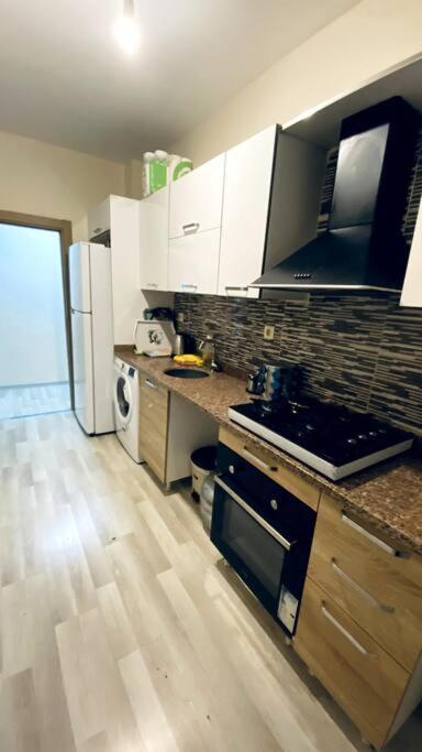 Apartment 2+1 Luxury Flat , 5 Beds , Near Services *