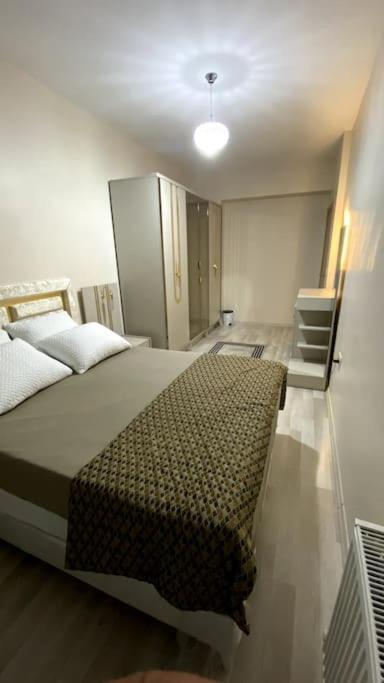 Apartment 2+1 Luxury Flat , 5 Beds , Near Services Istanbul