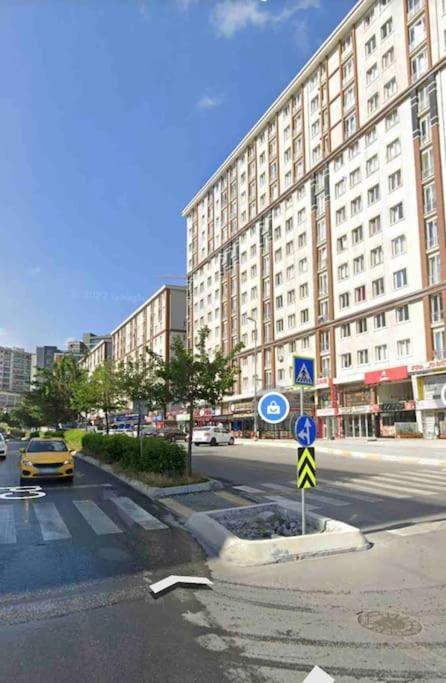 2+1 Luxury Flat , 5 Beds , Near Services * Istanbul