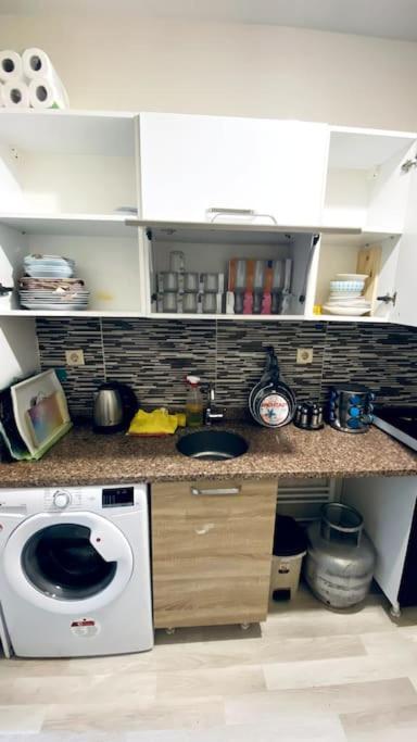 2+1 Luxury Flat , 5 Beds , Near Services * Istanbul