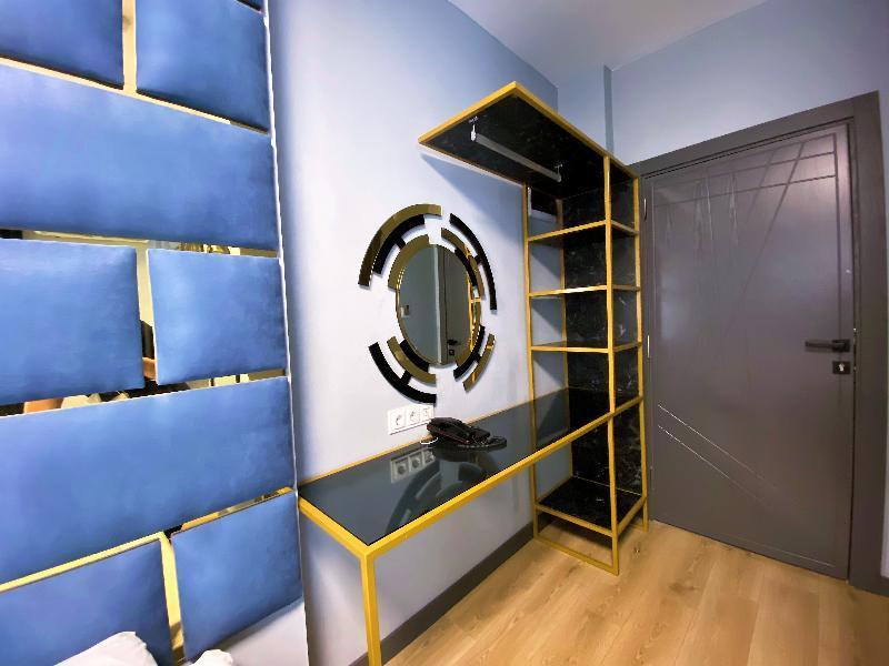Orange Airport Hotel 5*