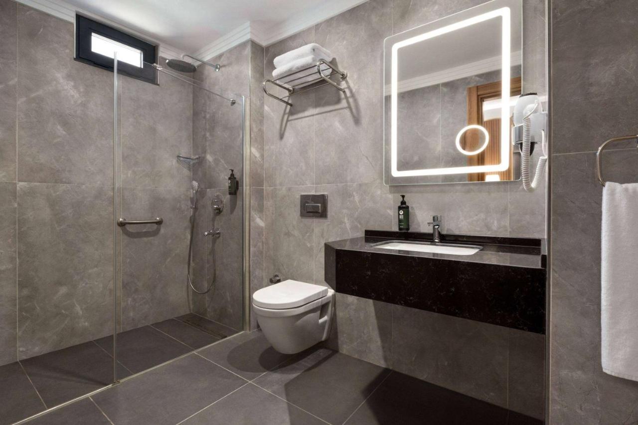 Hotel Ramada Encore By Wyndham Sisli