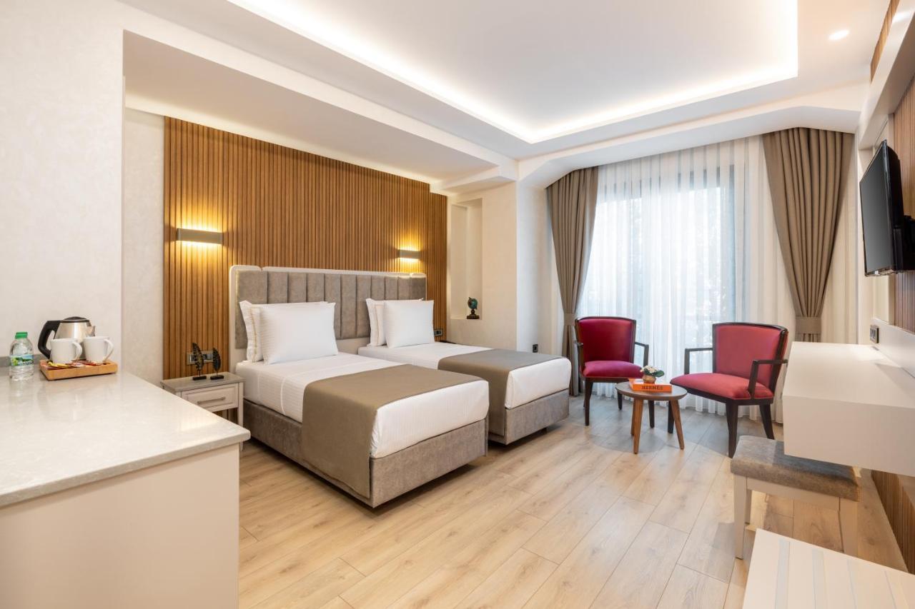 Hotel Carina Gold And Restaurant