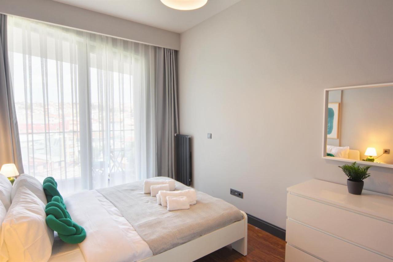 Sleek With Premium Amenities