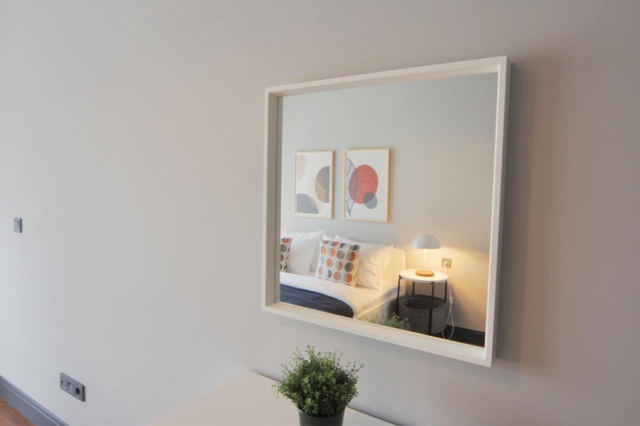 Apartment Modern With Views - Location *