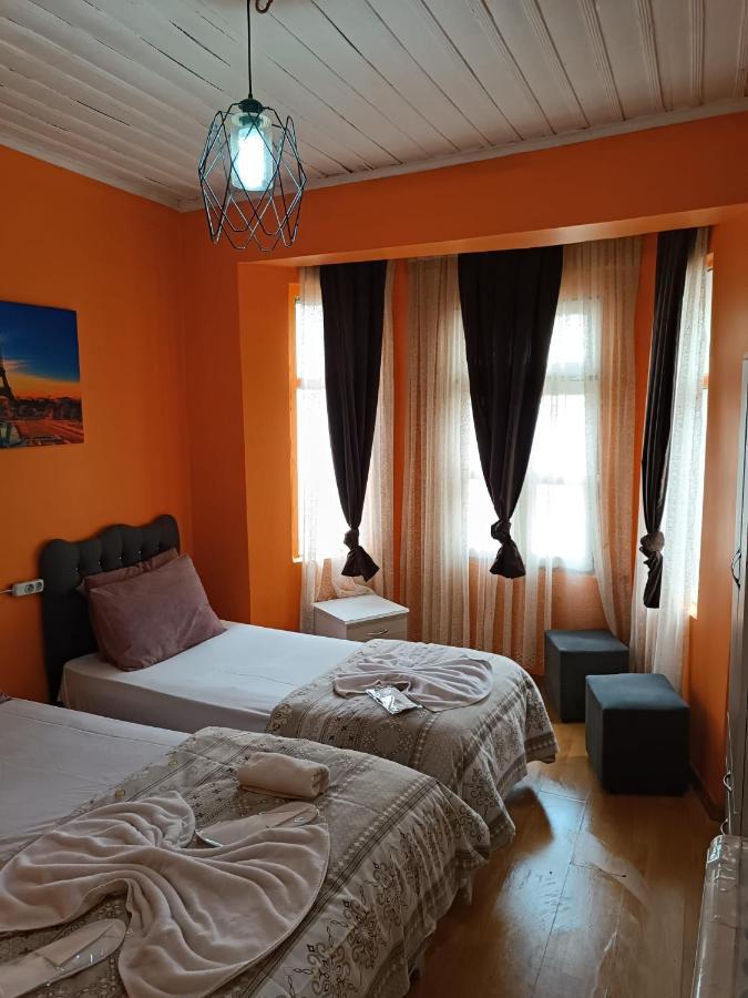 Hotel Taksim 2 2*