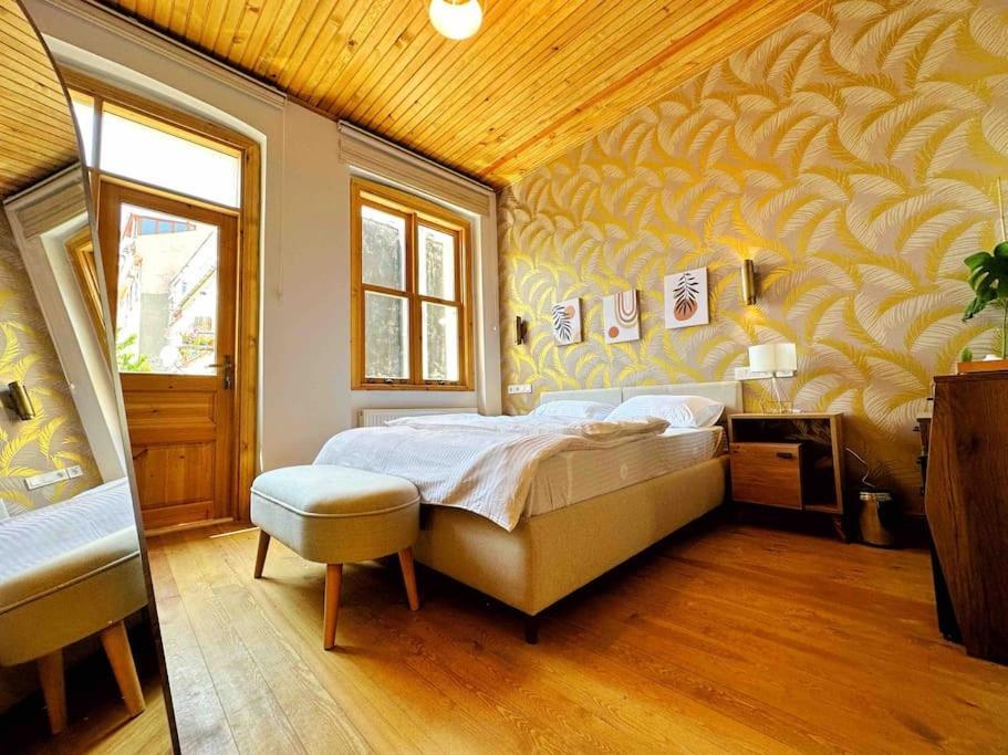 Holiday home Refurbished Triplex In Taksim *