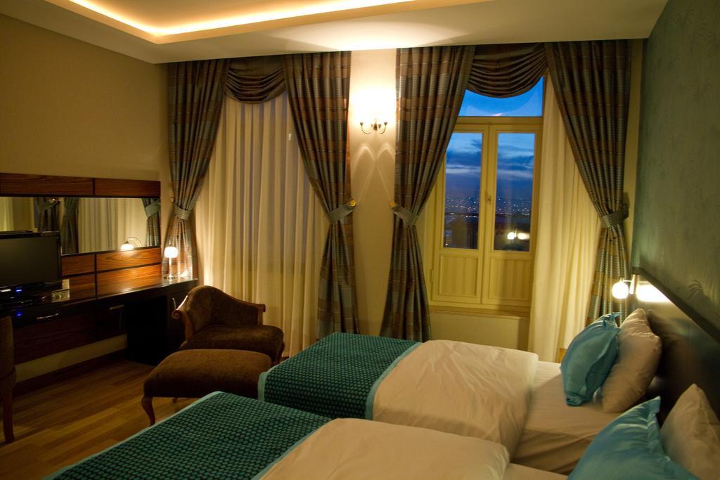 Au Pera Hotel 5*