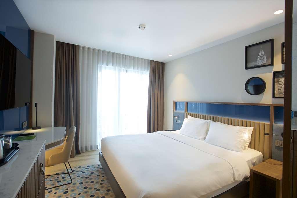 Hampton By Hilton Old 3*