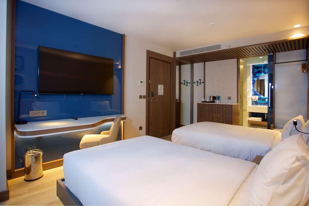 Hampton By Hilton Old 3*