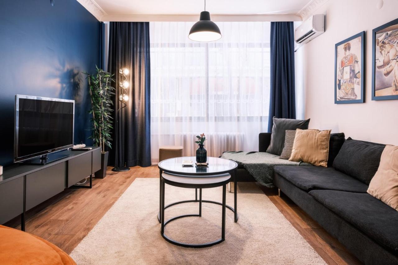 Flat With Closed Balcony 5 Min To Citys Nisantasi * Istanbul