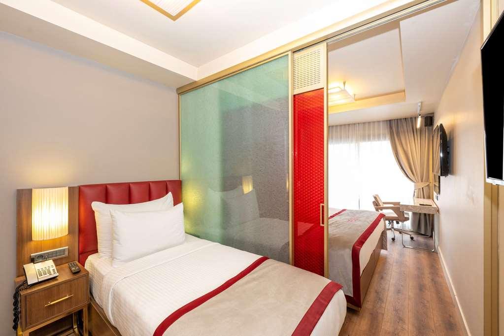 Hotel Ramada Pera *