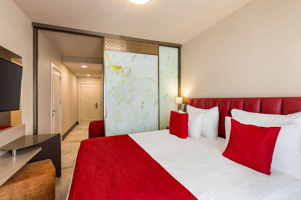Ramada Pera *