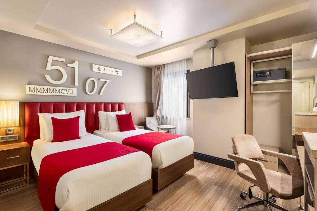 Ramada Pera Hotel *