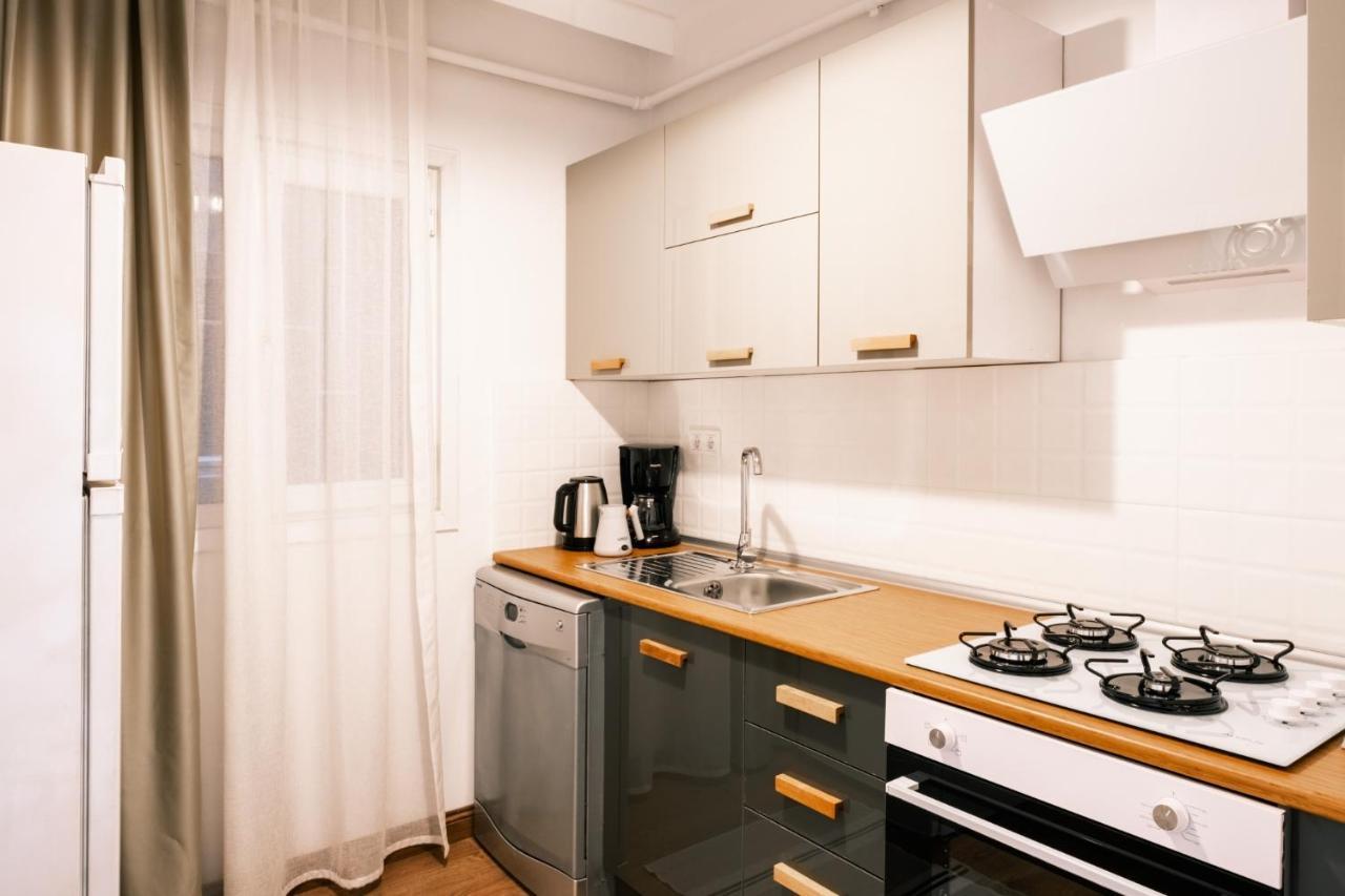 Flat With Closed Balcony 5 Min To Citys Nisantasi *