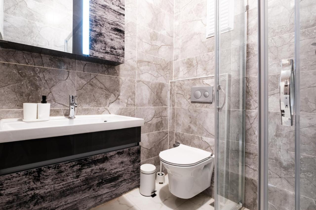 Flat With Closed Balcony 5 Min To Citys Nisantasi Apartamento