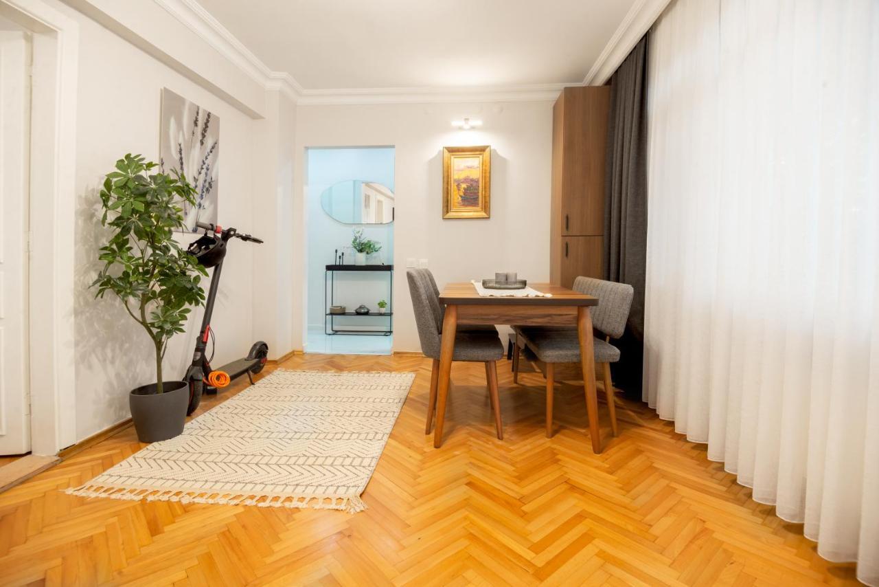 Charming Bagdat Avenue Hideaway, Near Marina * Istanbul