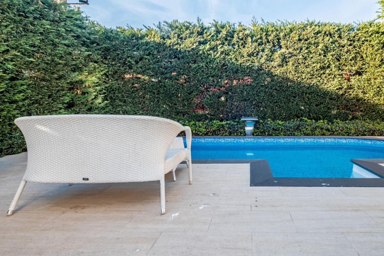 Pavilion With Bosphorus View In Anadolu Hisari Villa