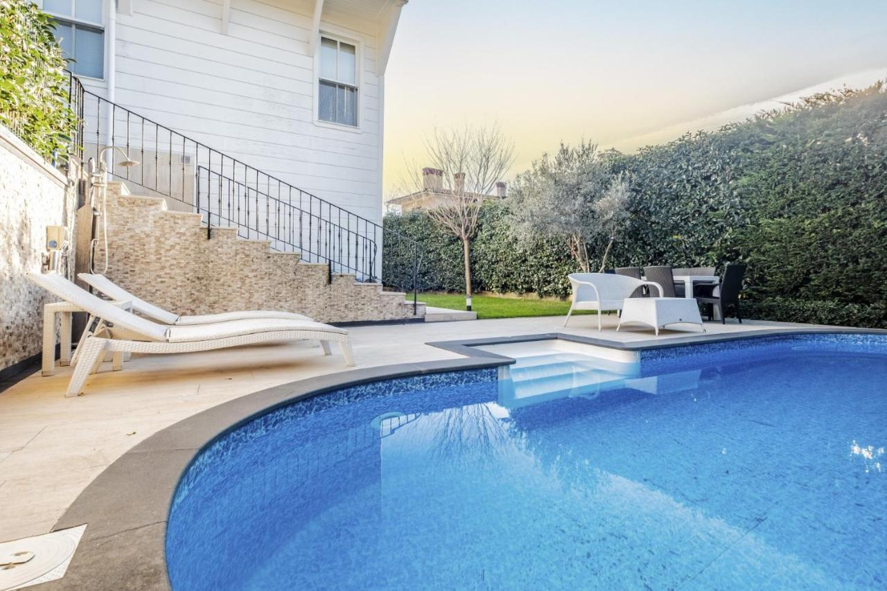 Villa Pavilion With Bosphorus View In Anadolu Hisari *