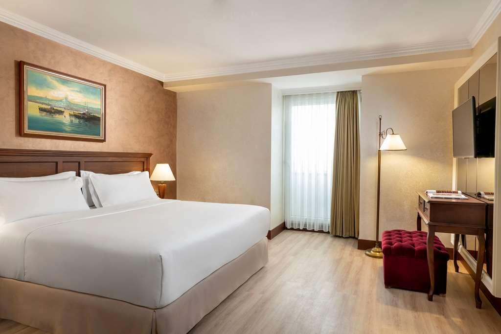 Hotel Occidental Taksim *
