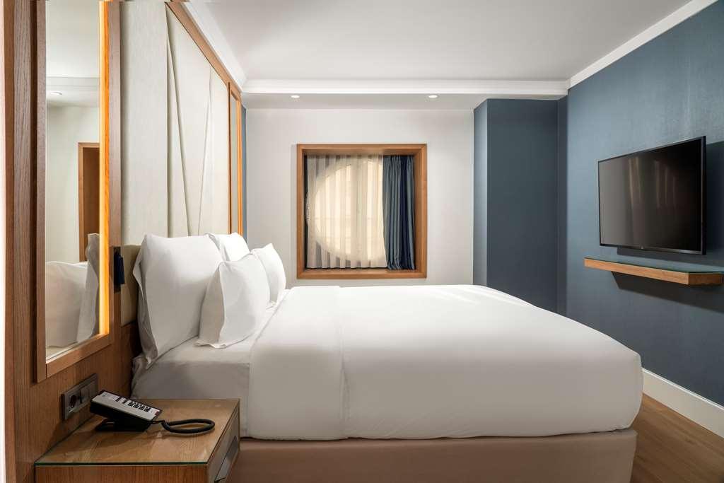 Occidental Taksim Hotel *
