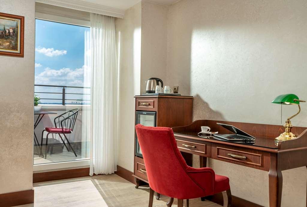 Hotel Occidental Taksim