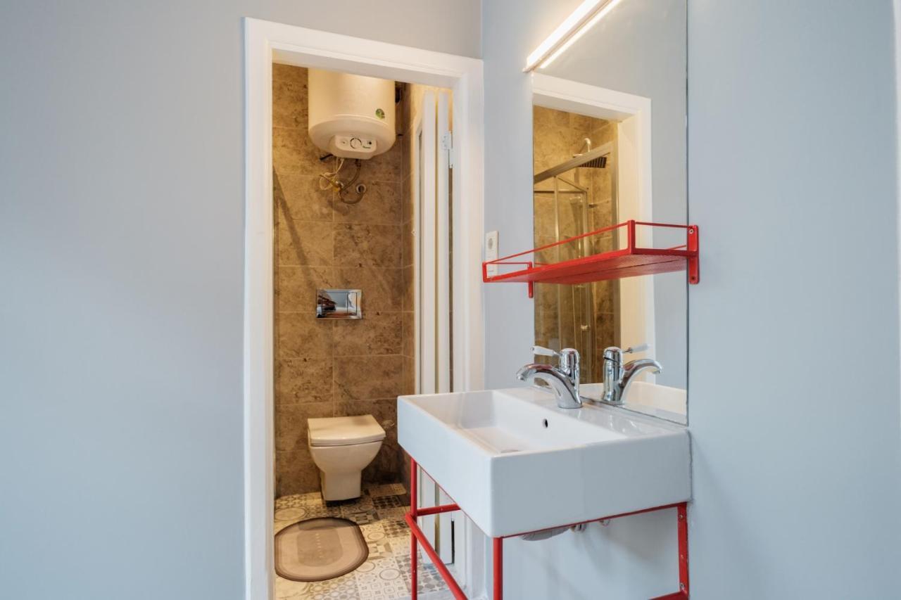 Rustic Stone Flat 5 Min To Taksim Square *