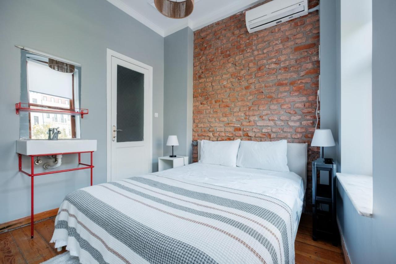 Rustic Stone Flat 5 Min To Taksim Square