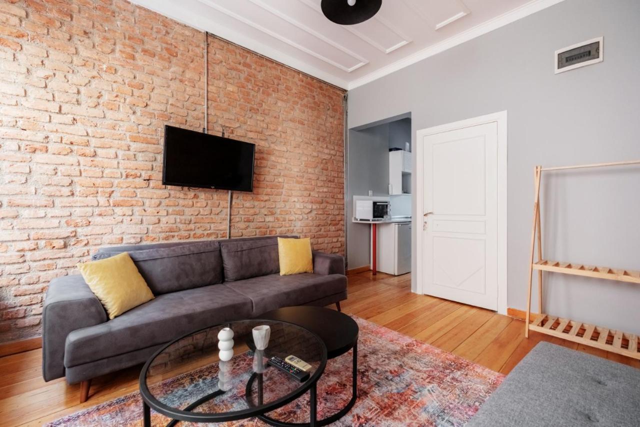 Rustic Stone Flat 5 Min To Taksim Square * Istanbul