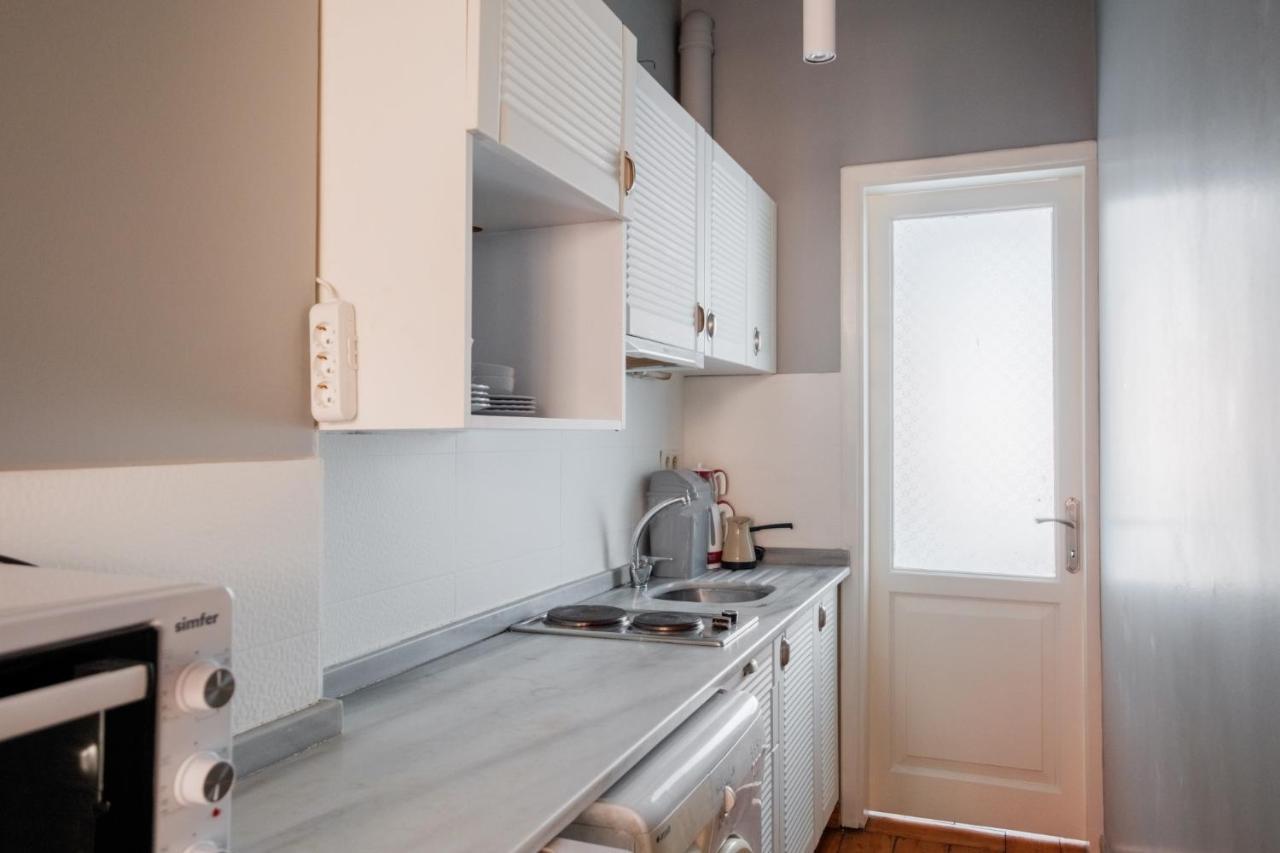 Rustic Stone Flat 5 Min To Taksim Square Apartment