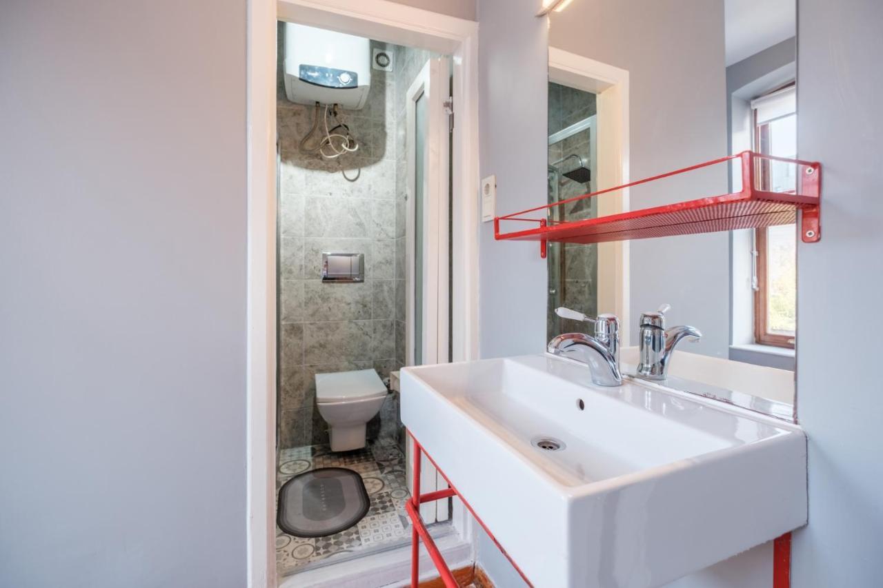 Apartment Chic Flat With Balcony 5 Min To Taksim Sq *
