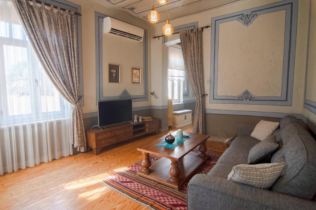 Apartment Stylish Getaway-explore The Urban Delights
