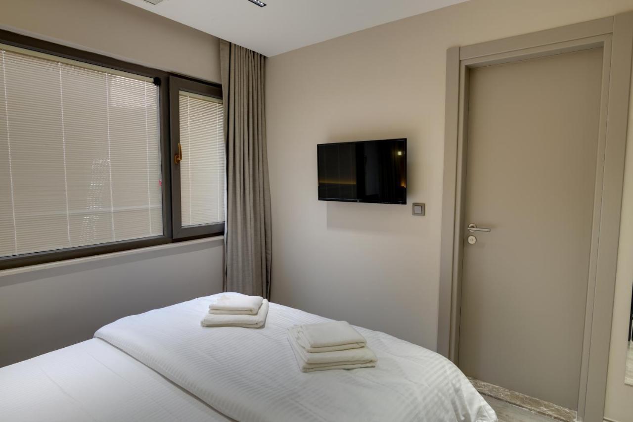 21 Hotel *