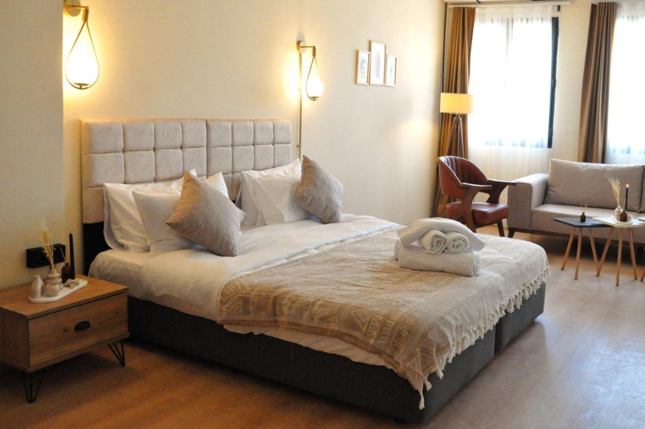 Golden Door Otel