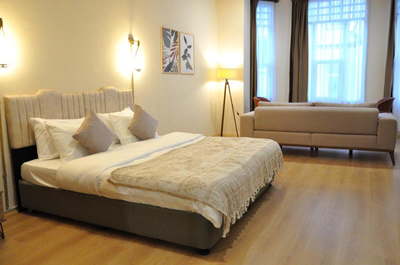 Golden Door Otel