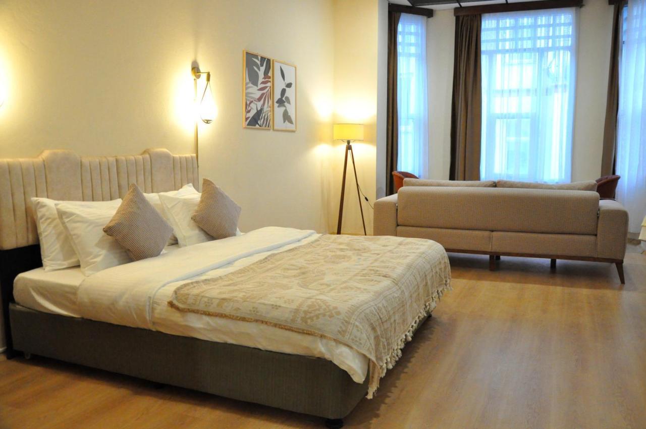 Otel Golden Door