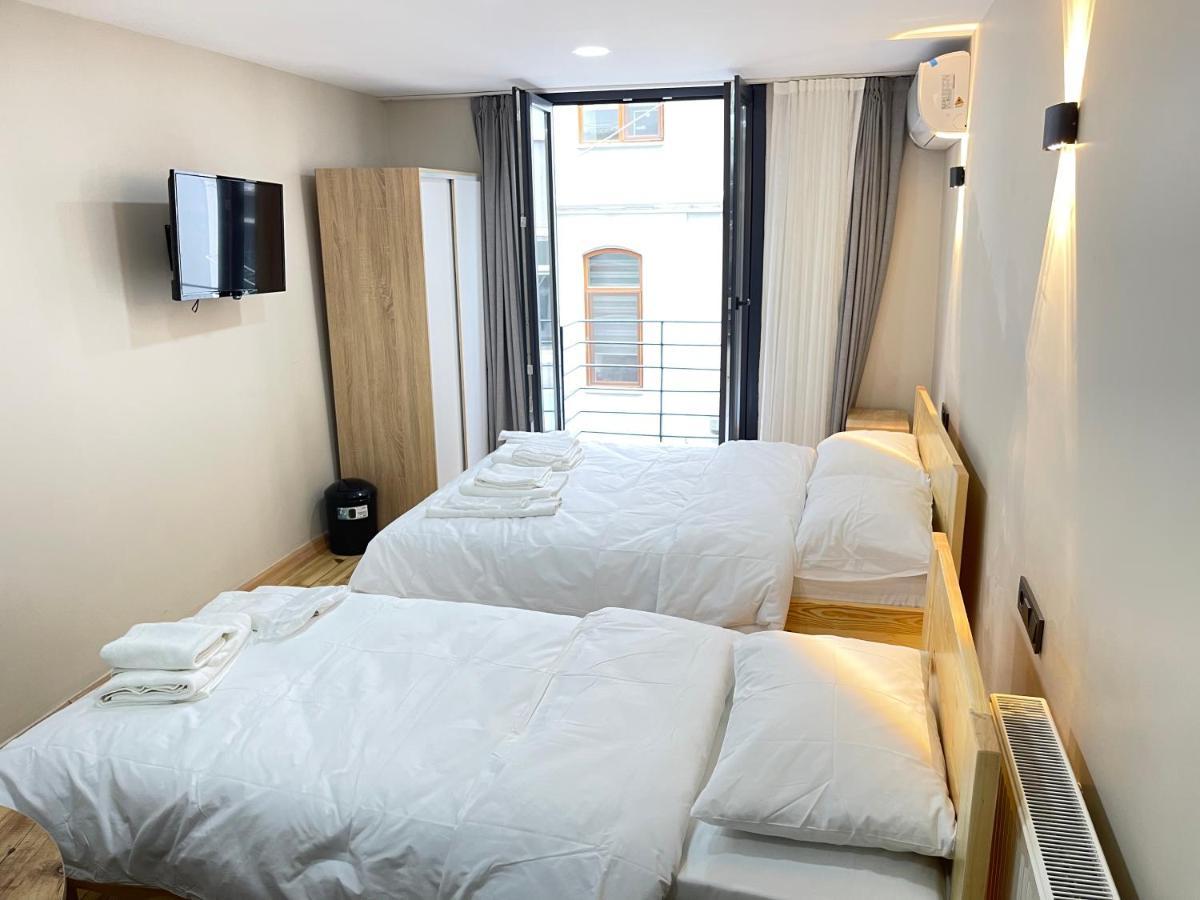 La Perato Hotel *