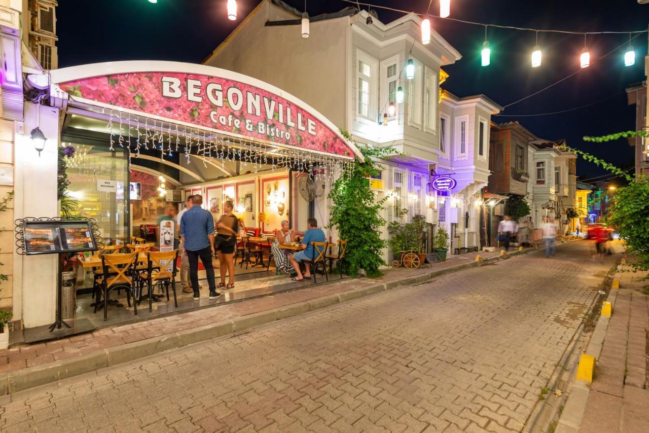 Begonville Corner Hotel *