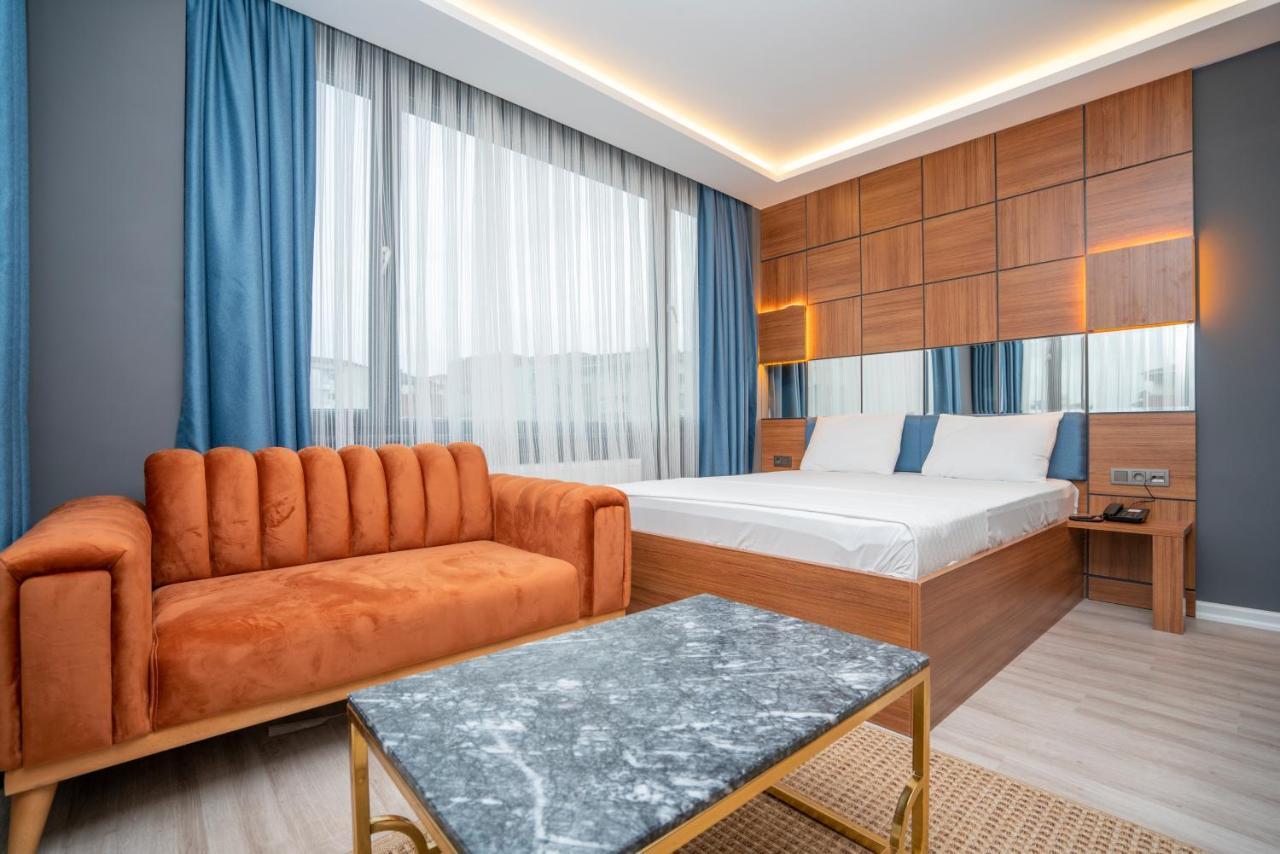 Center Hotel *