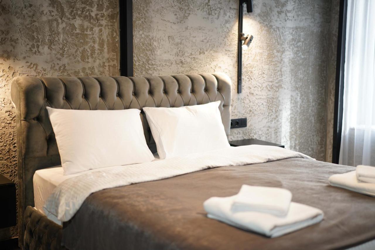 Aparthotel Monev *