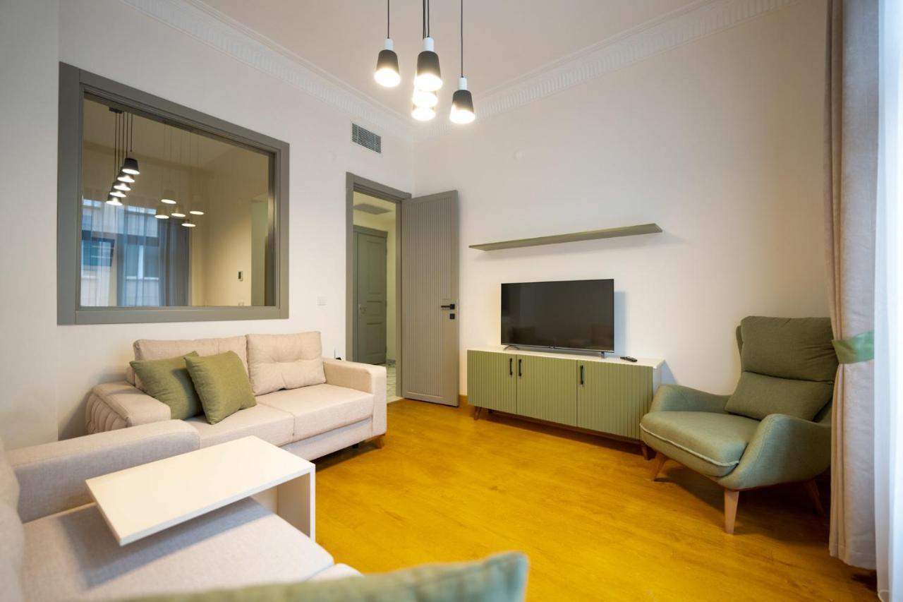 Aparthotel Monev *