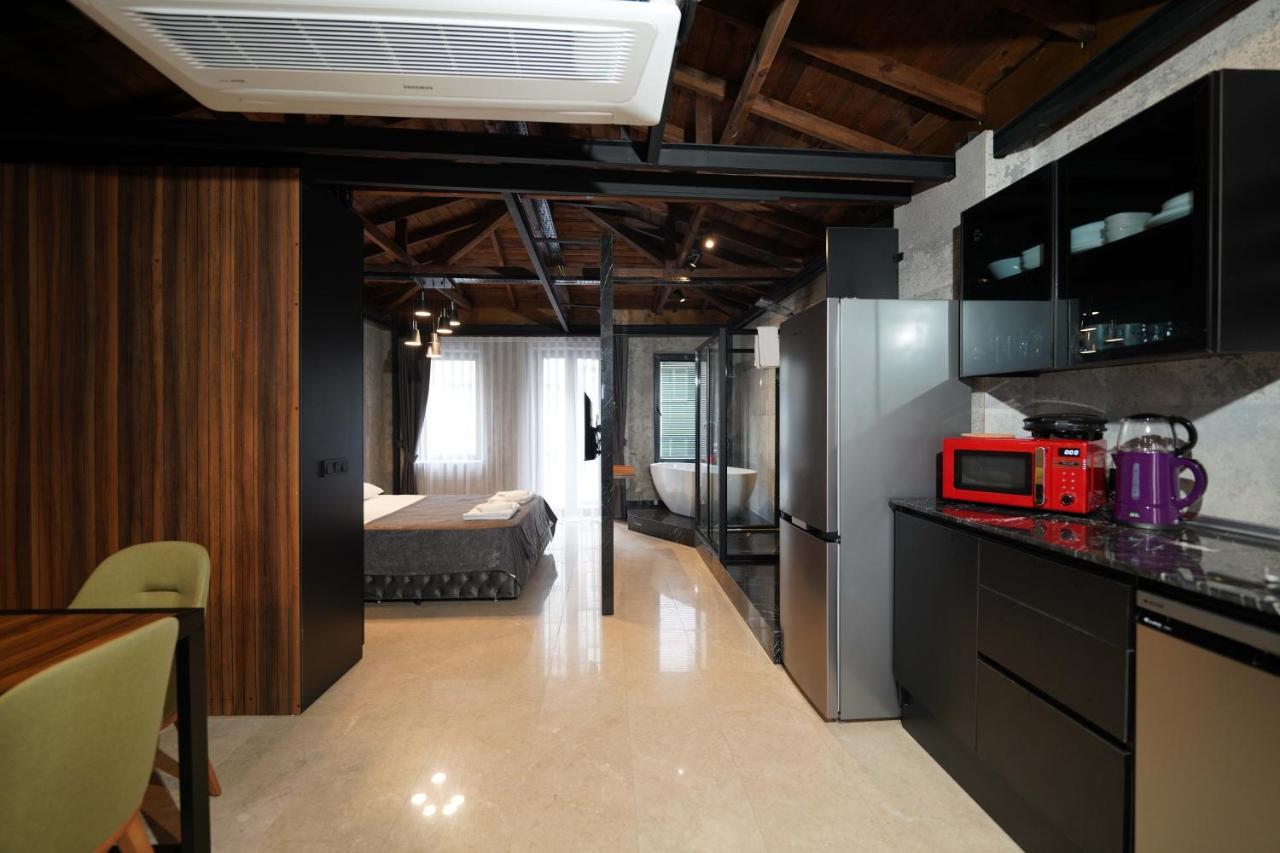Monev * Istanbul