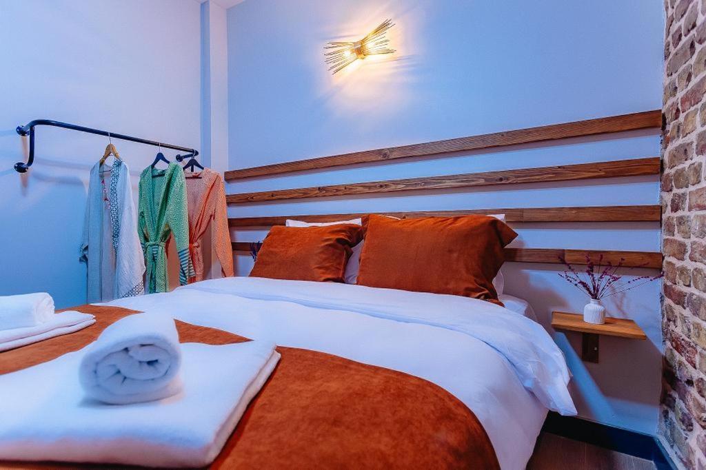 Bossy 2 Otel *